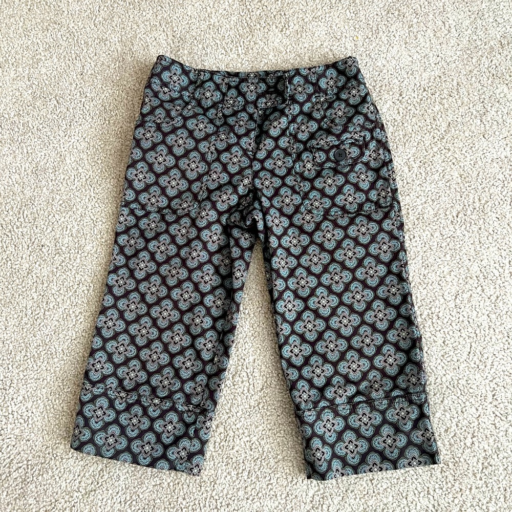 Beautiful Asian Floral Pattern cropper pants. Ann Taylor Loft 0p